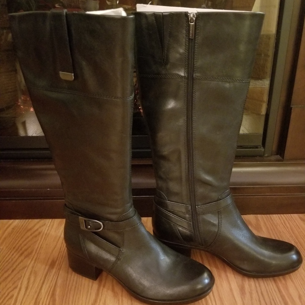 New w/o box black Bandalino boots